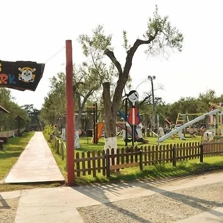 אתר נופש Corte Dei Greci & 4*